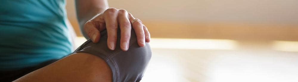 Mujer haciendo yoga